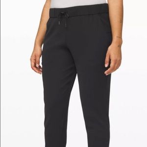 NWT Lululemon On the Fly Pants - size 4